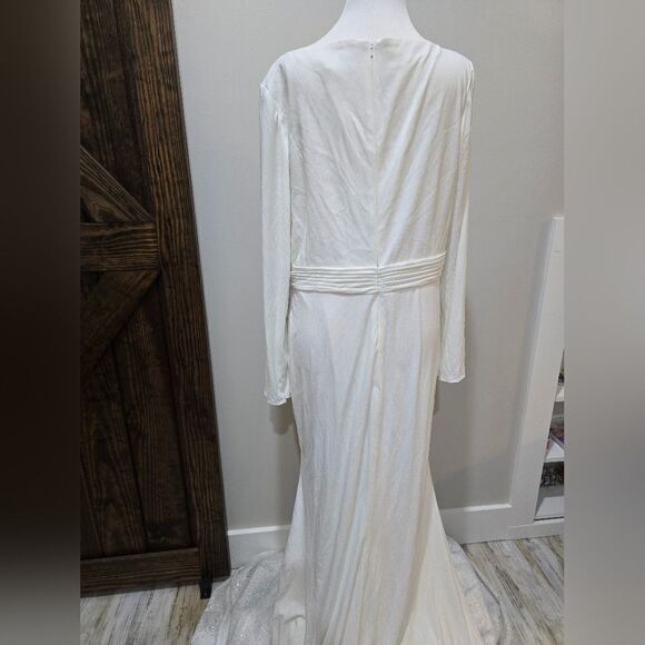 Mac Duggal 26554 V-Neck Long Sleeve High Slit Gown NWOT size 14 White - Picture 4 of 6